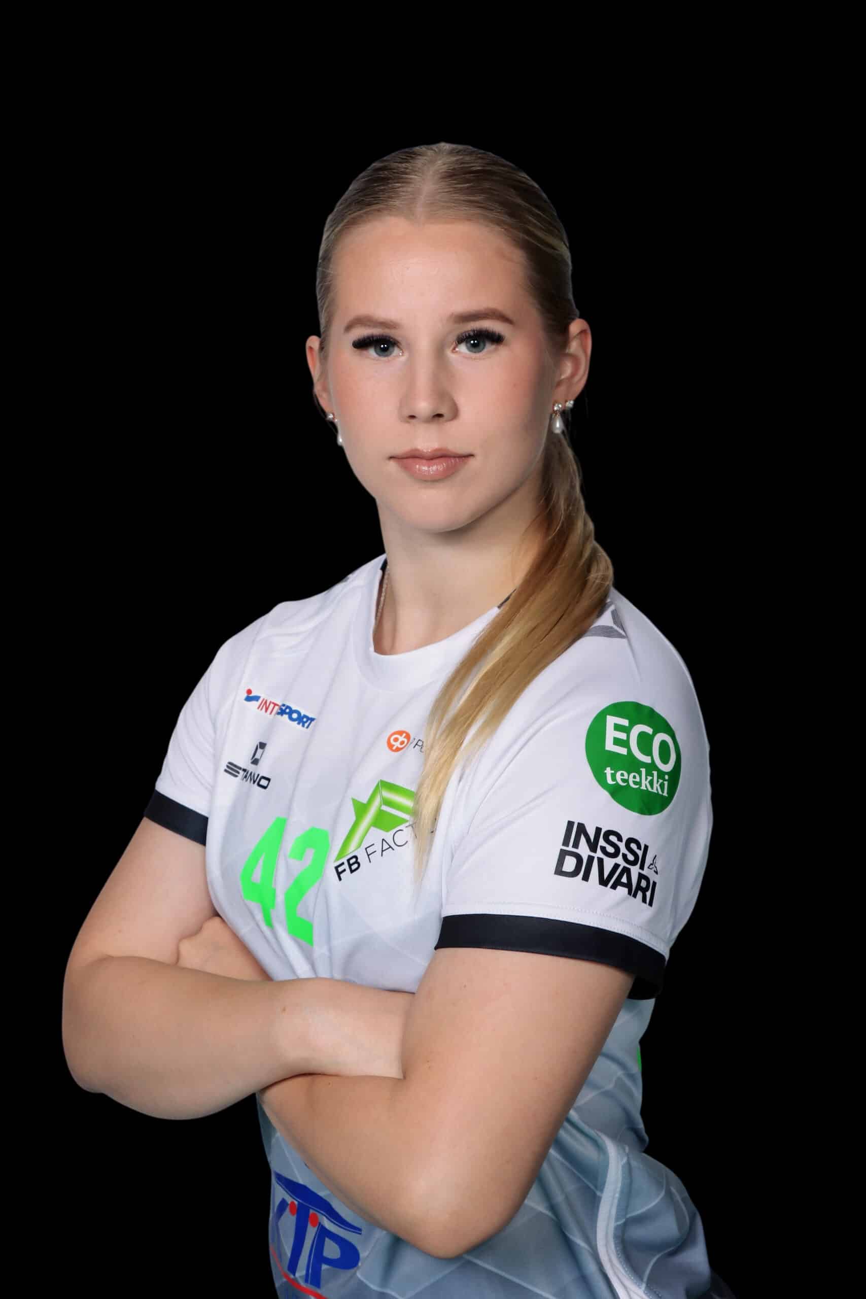 #42 Julia Pehkonen